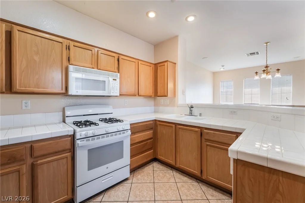 10241 Delray Beach, Las Vegas, NV 89129