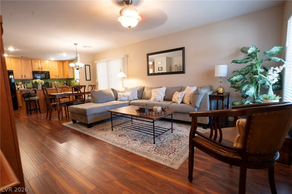 530 Primrose Hill, Las Vegas, NV 89178