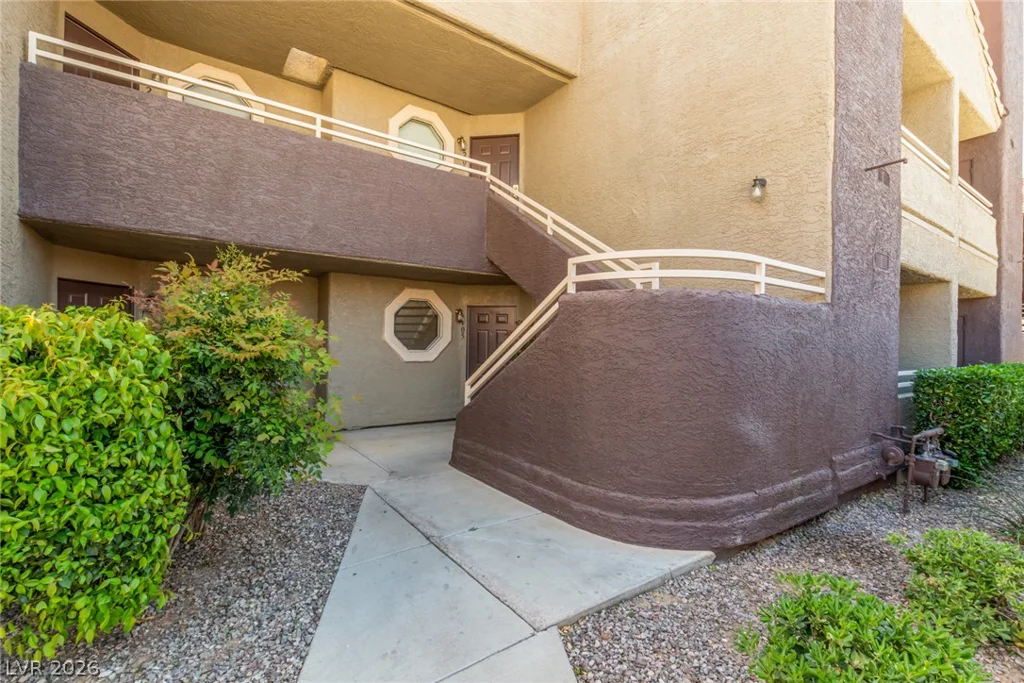 5072 Rainbow, Las Vegas, NV 89118