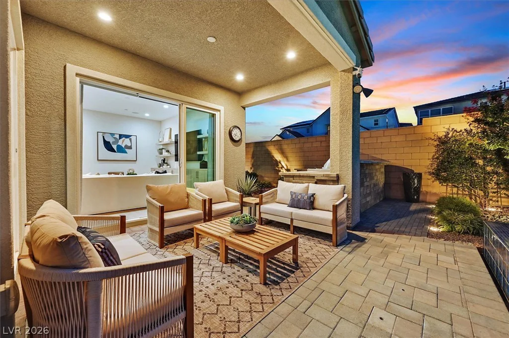 10130 Copper Meadow, Las Vegas, NV 89166
