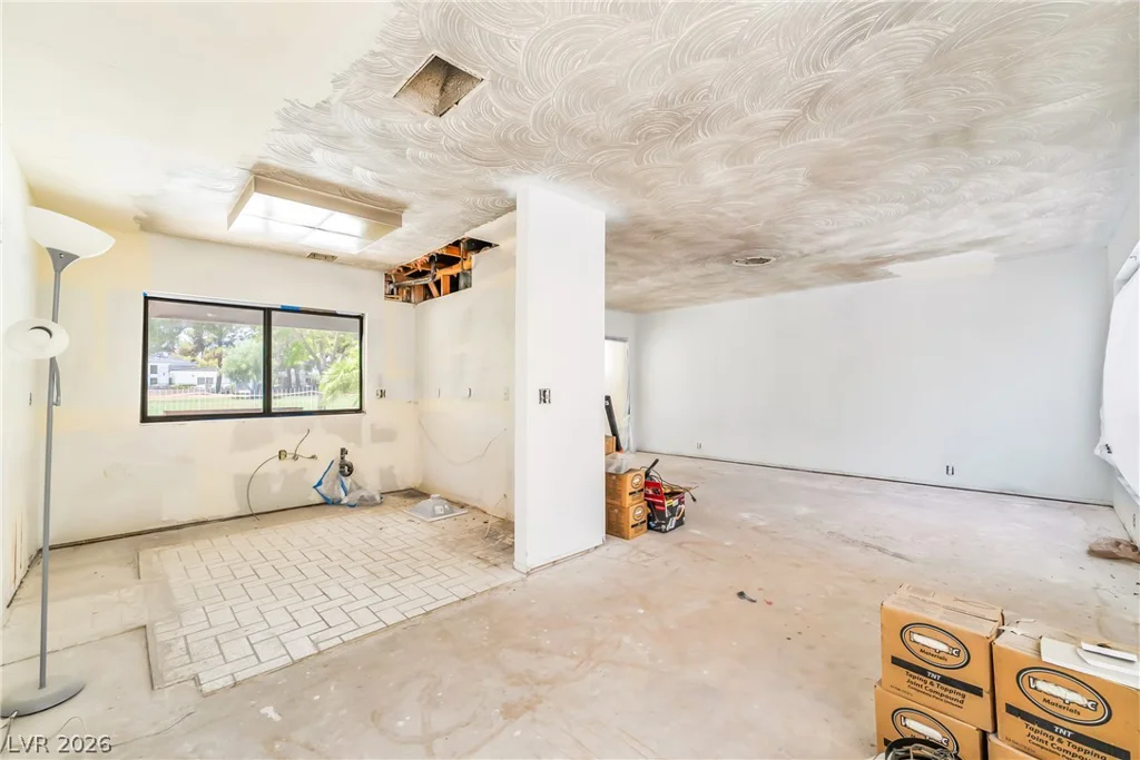 2985 Bel Air, Las Vegas, NV 89109