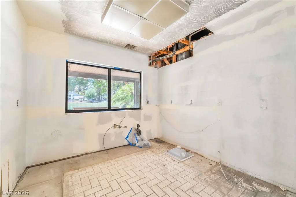 2985 Bel Air, Las Vegas, NV 89109