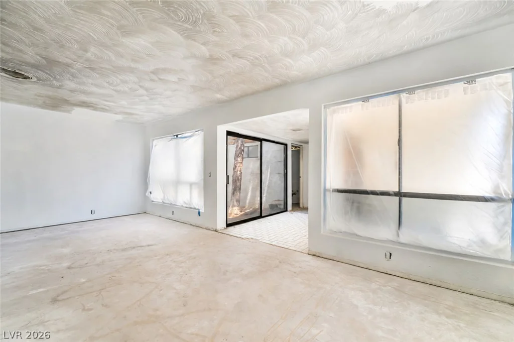2985 Bel Air, Las Vegas, NV 89109
