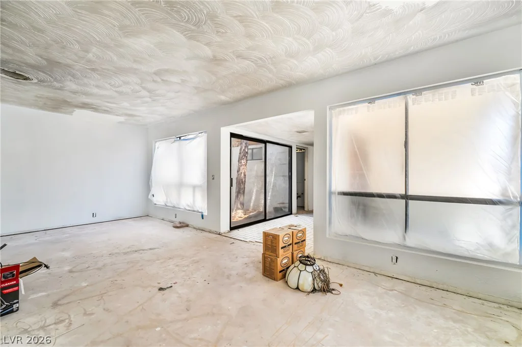 2985 Bel Air, Las Vegas, NV 89109