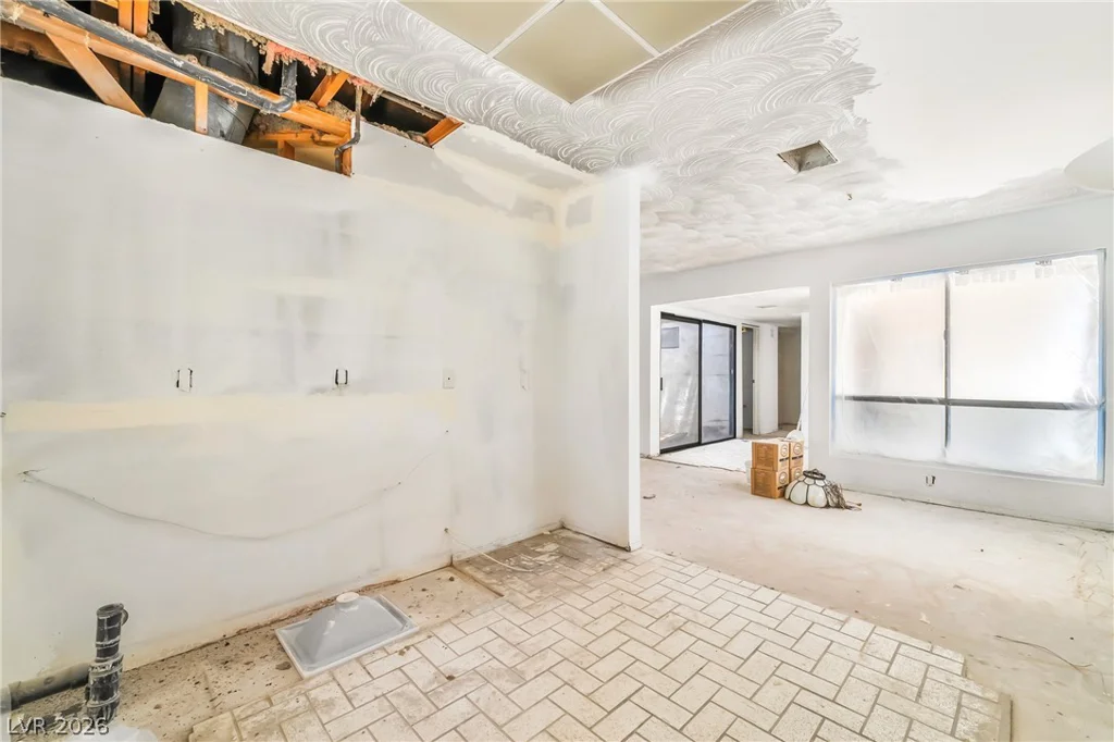 2985 Bel Air, Las Vegas, NV 89109