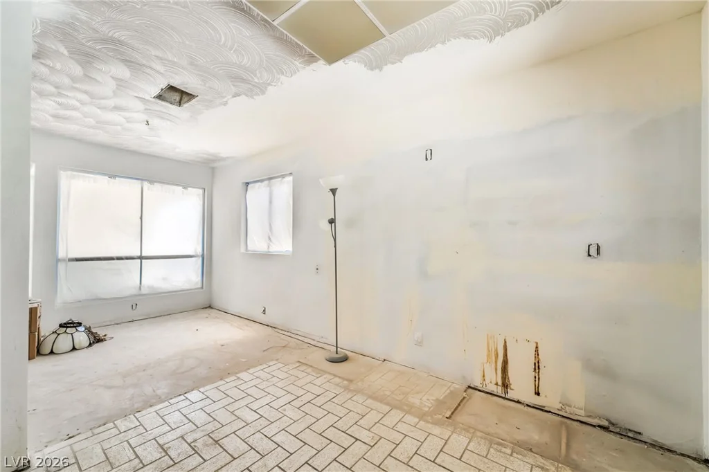 2985 Bel Air, Las Vegas, NV 89109