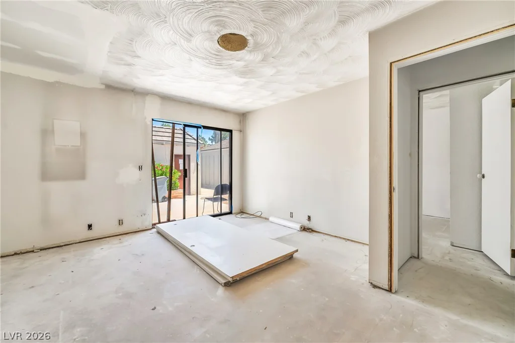 2985 Bel Air, Las Vegas, NV 89109