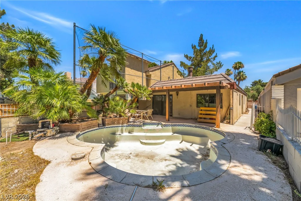 2985 Bel Air, Las Vegas, NV 89109