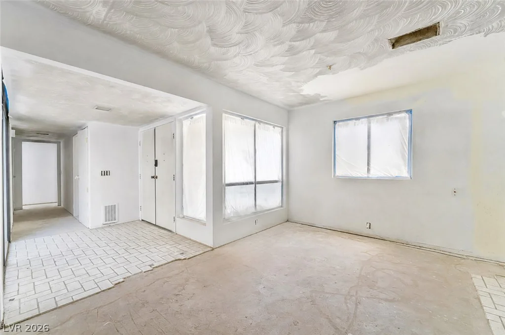 2985 Bel Air, Las Vegas, NV 89109
