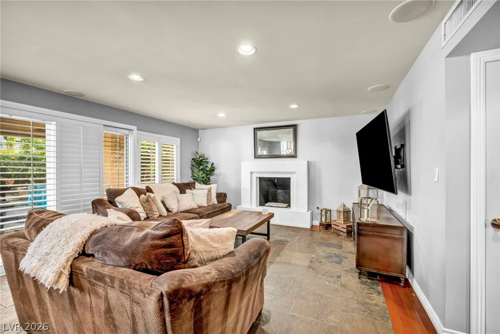 8701 Isola, Las Vegas, NV 89117