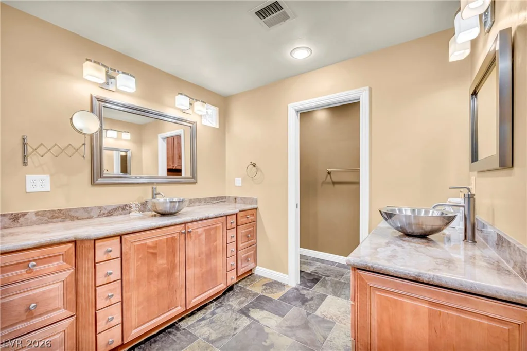 8701 Isola, Las Vegas, NV 89117