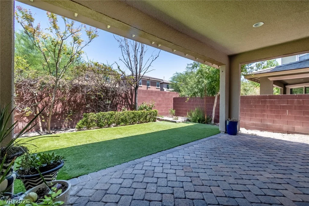 10290 Turia Gardens, Las Vegas, NV 89135