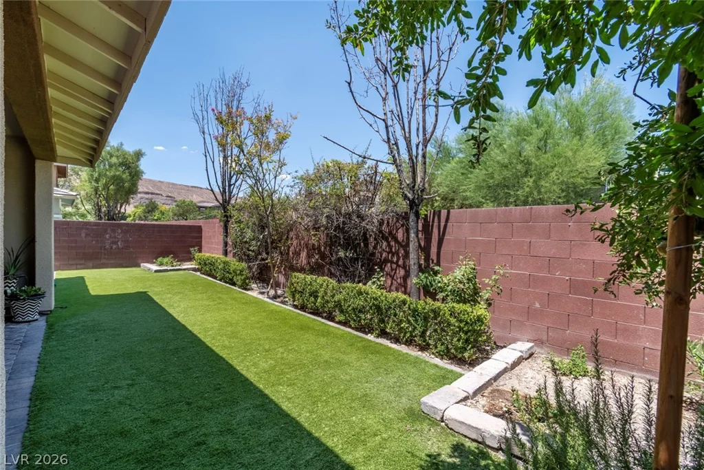10290 Turia Gardens, Las Vegas, NV 89135