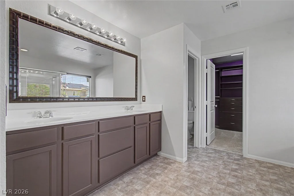 10290 Turia Gardens, Las Vegas, NV 89135