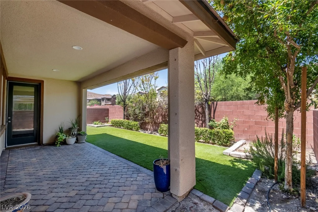 10290 Turia Gardens, Las Vegas, NV 89135