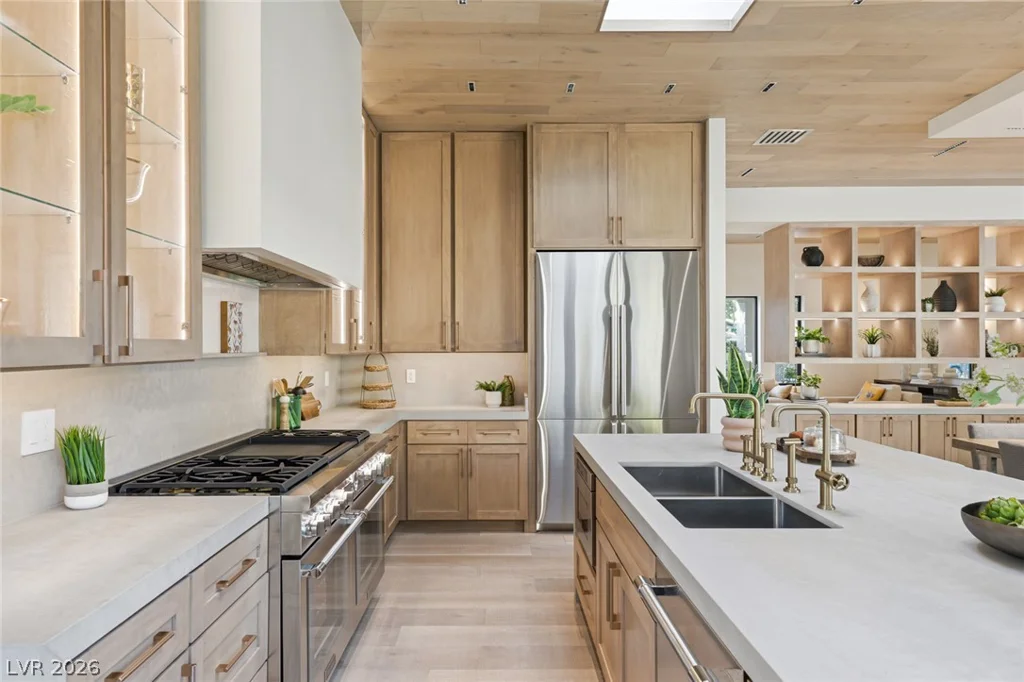 2401 Driftwood, Las Vegas, NV 89107