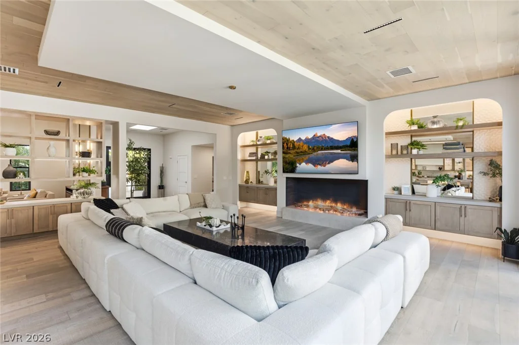 2401 Driftwood, Las Vegas, NV 89107