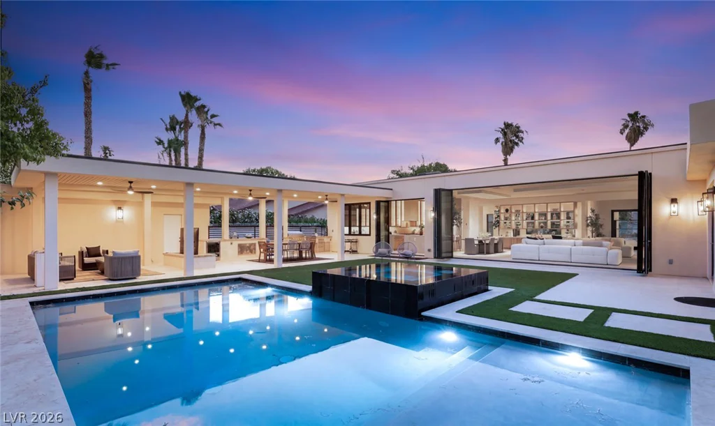 2401 Driftwood, Las Vegas, NV 89107