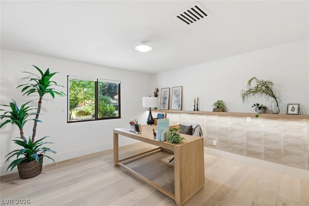 2401 Driftwood, Las Vegas, NV 89107