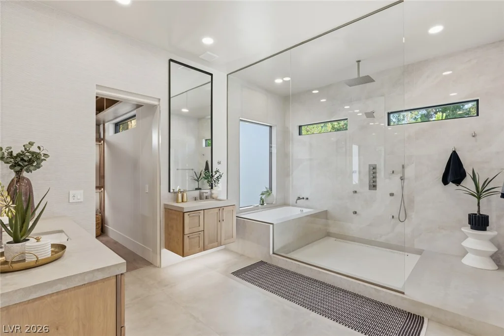 2401 Driftwood, Las Vegas, NV 89107