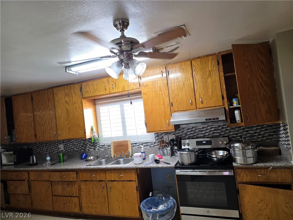 617 Slayton, Las Vegas, NV 89107