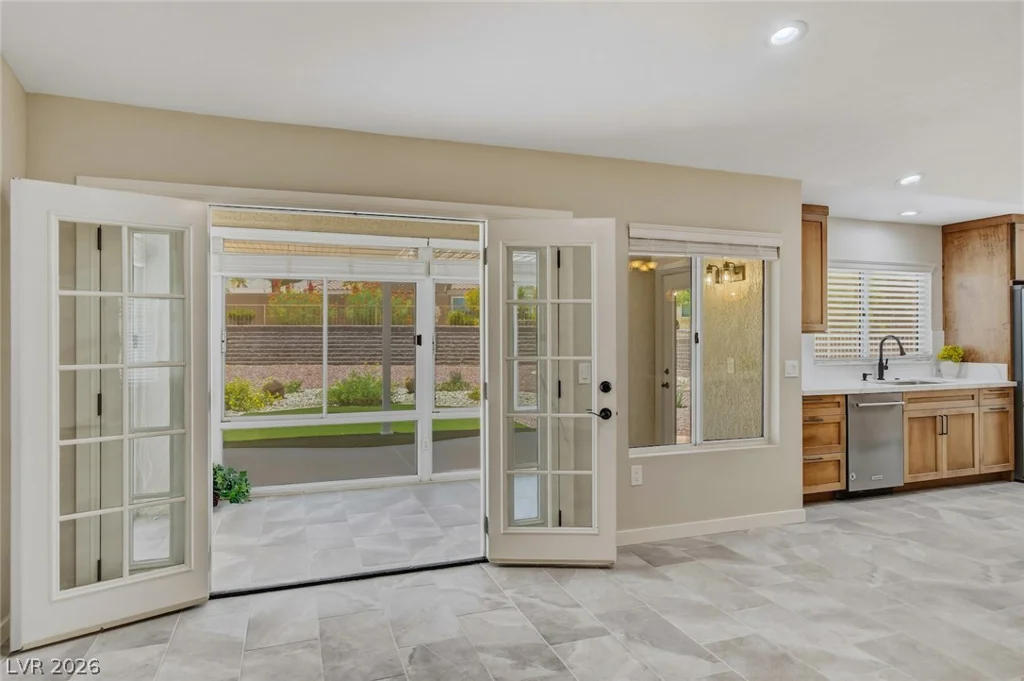 2733 McCoy, Las Vegas, NV 89134