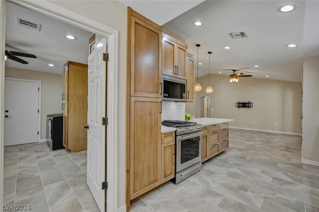 2733 McCoy, Las Vegas, NV 89134