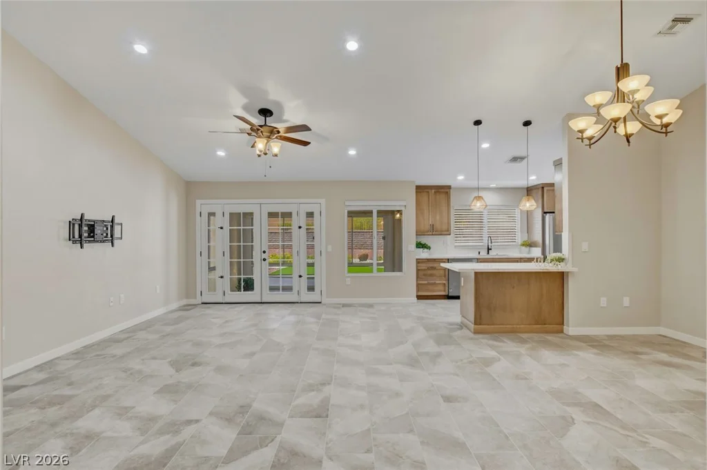 2733 McCoy, Las Vegas, NV 89134