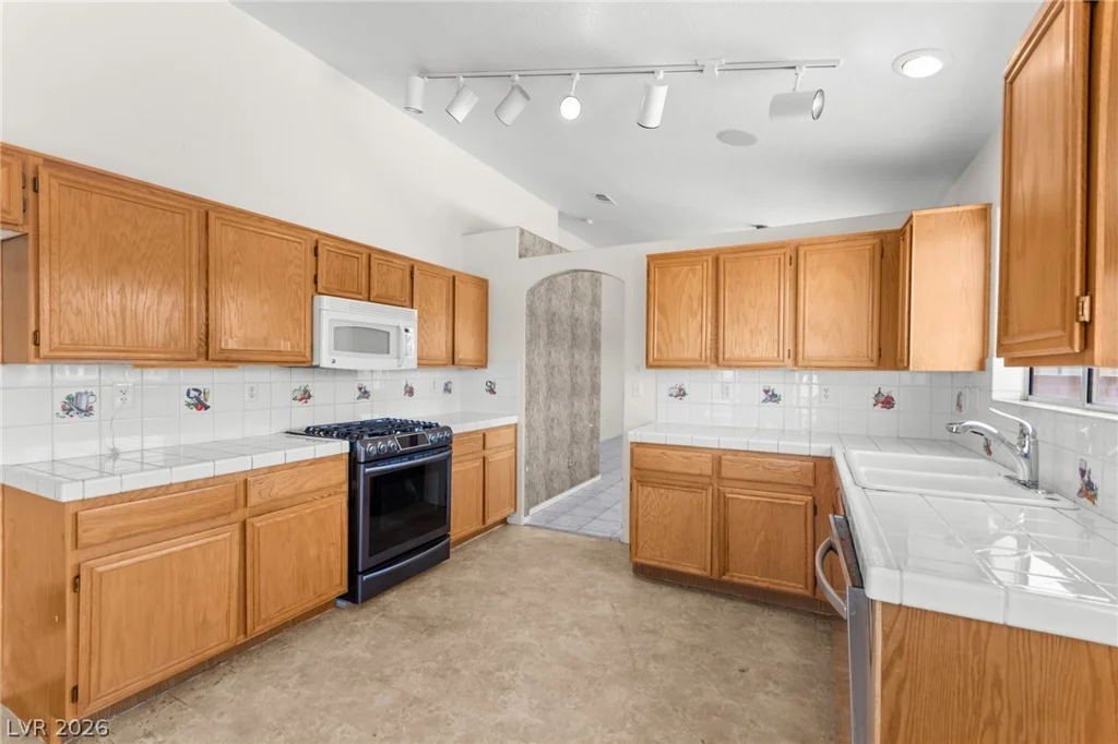 3704 Penedos, Las Vegas, NV 89147