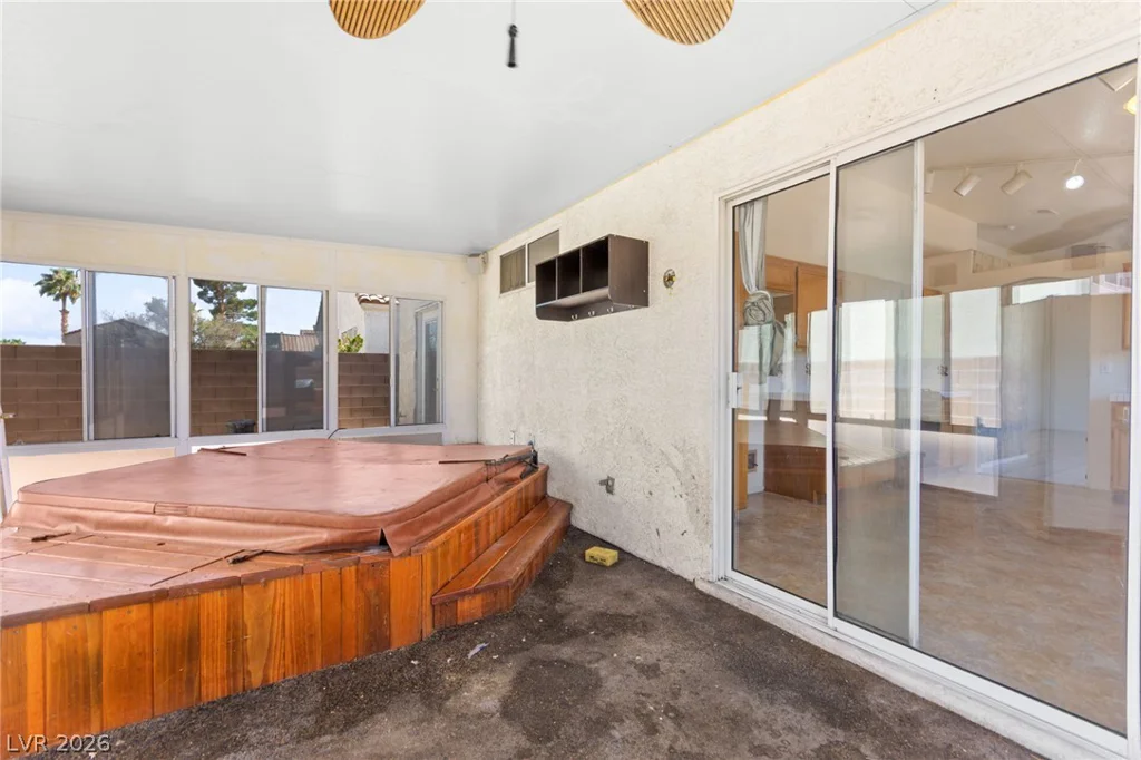 3704 Penedos, Las Vegas, NV 89147