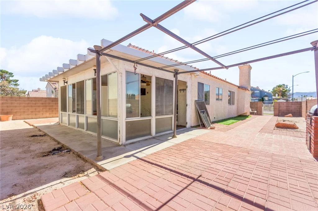 3704 Penedos, Las Vegas, NV 89147