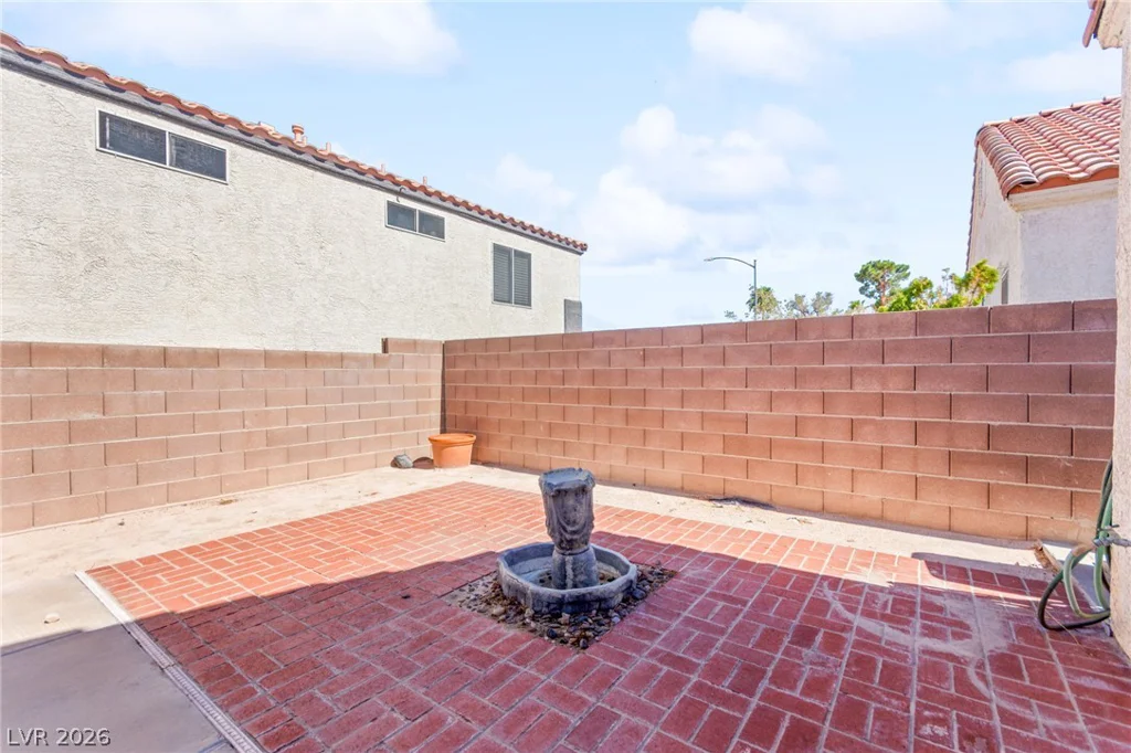 3704 Penedos, Las Vegas, NV 89147