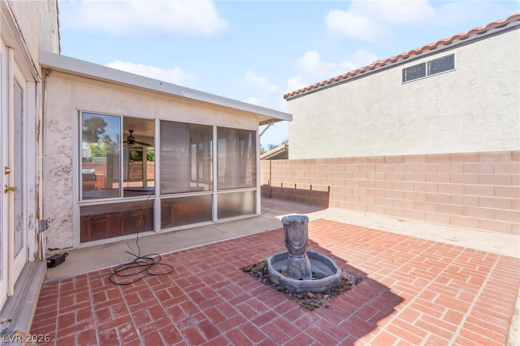3704 Penedos, Las Vegas, NV 89147