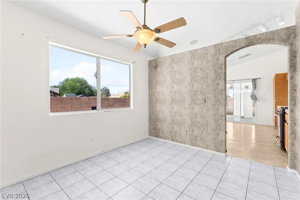3704 Penedos, Las Vegas, NV 89147