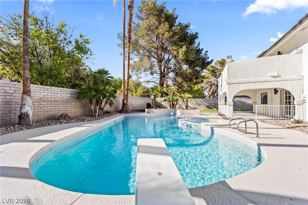 2736 Bayo, Las Vegas, NV 89102