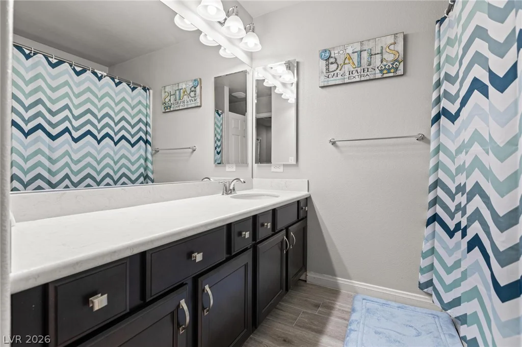 9804 Kodiak Island, Las Vegas, NV 89141