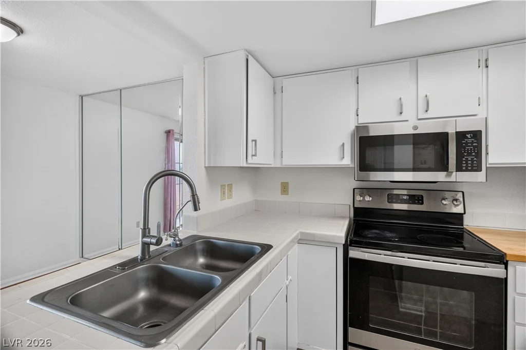 1916 Las Palmas, Laughlin, NV 89029