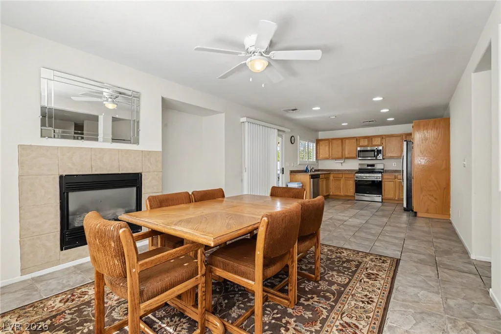 5582 Henshaw, Las Vegas, NV 89118