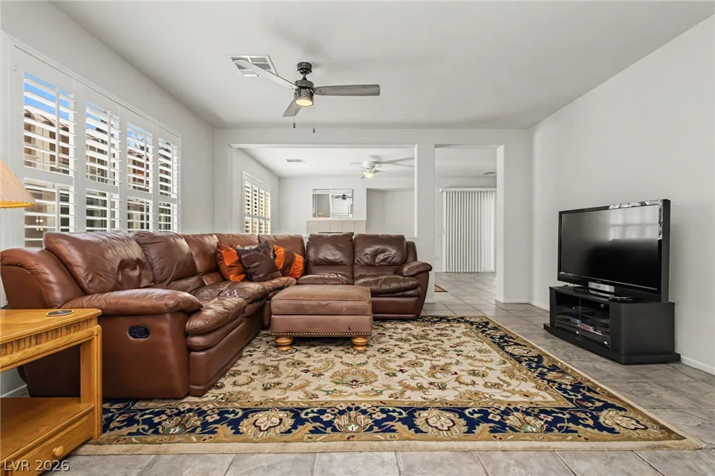 5582 Henshaw, Las Vegas, NV 89118