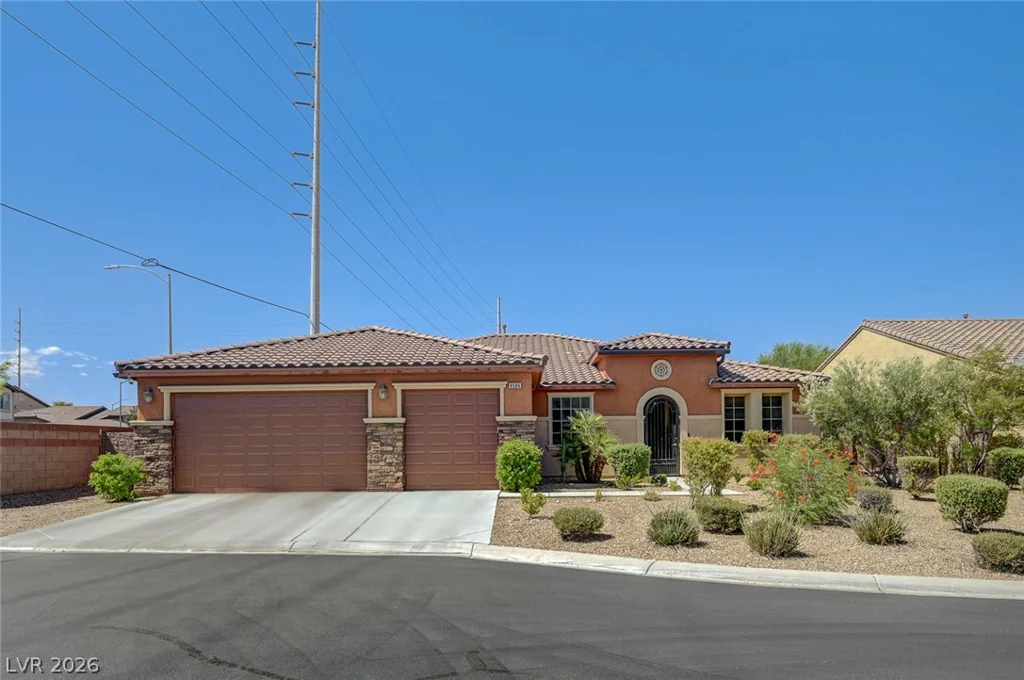 8586 Monument Lake, Las Vegas, NV 89113