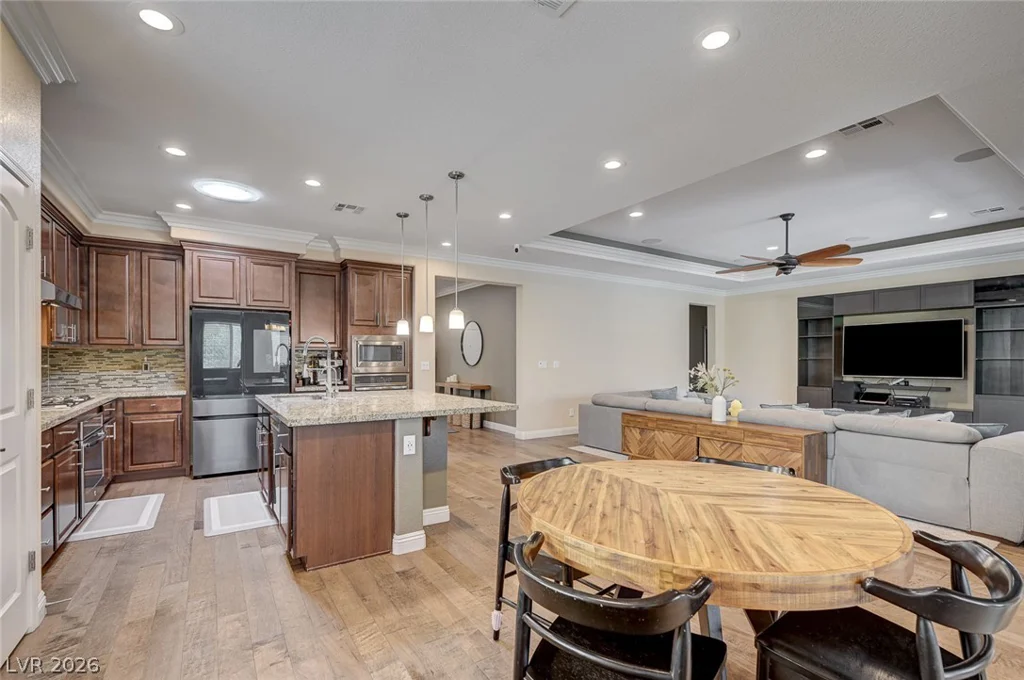 8586 Monument Lake, Las Vegas, NV 89113