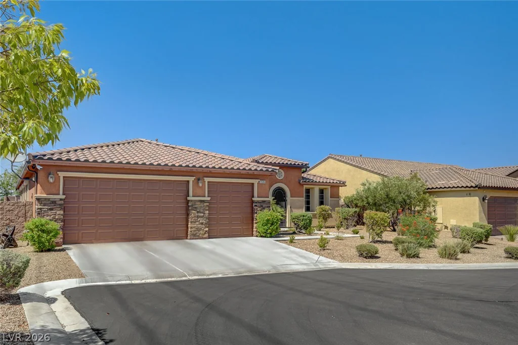 8586 Monument Lake, Las Vegas, NV 89113