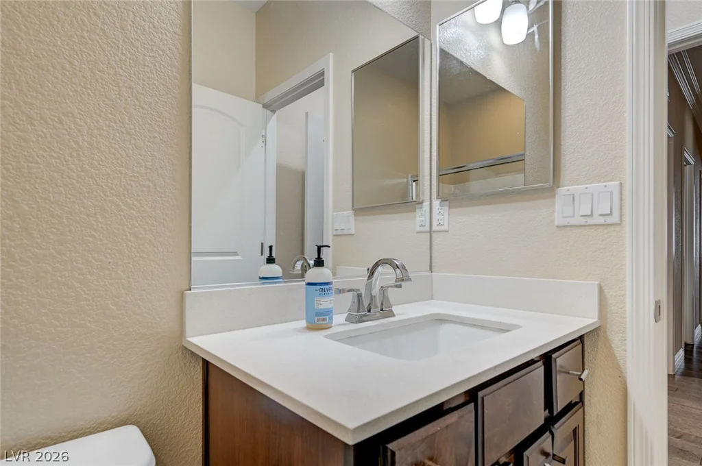 8586 Monument Lake, Las Vegas, NV 89113