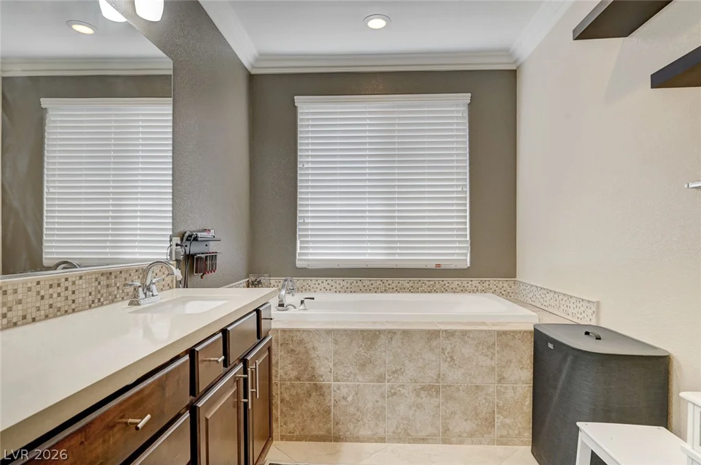8586 Monument Lake, Las Vegas, NV 89113