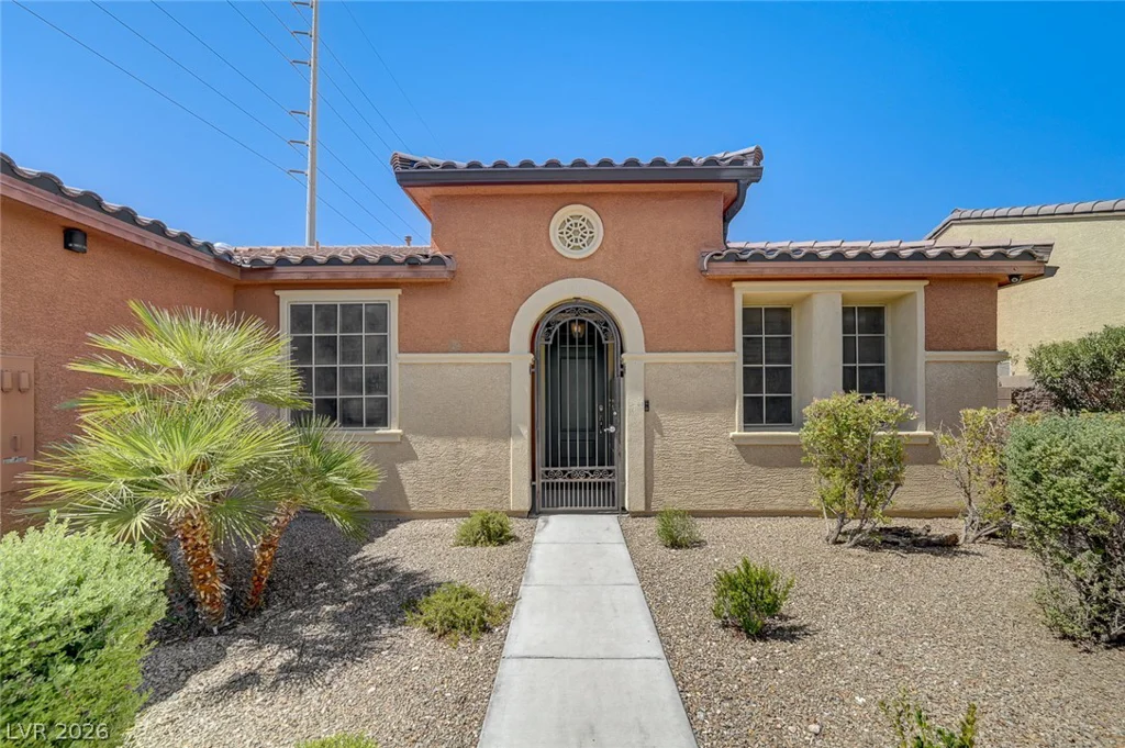 8586 Monument Lake, Las Vegas, NV 89113