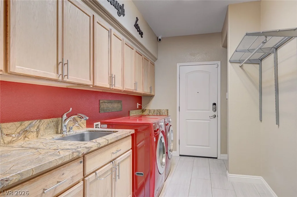 8586 Monument Lake, Las Vegas, NV 89113
