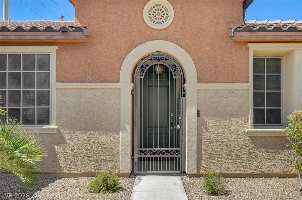 8586 Monument Lake, Las Vegas, NV 89113
