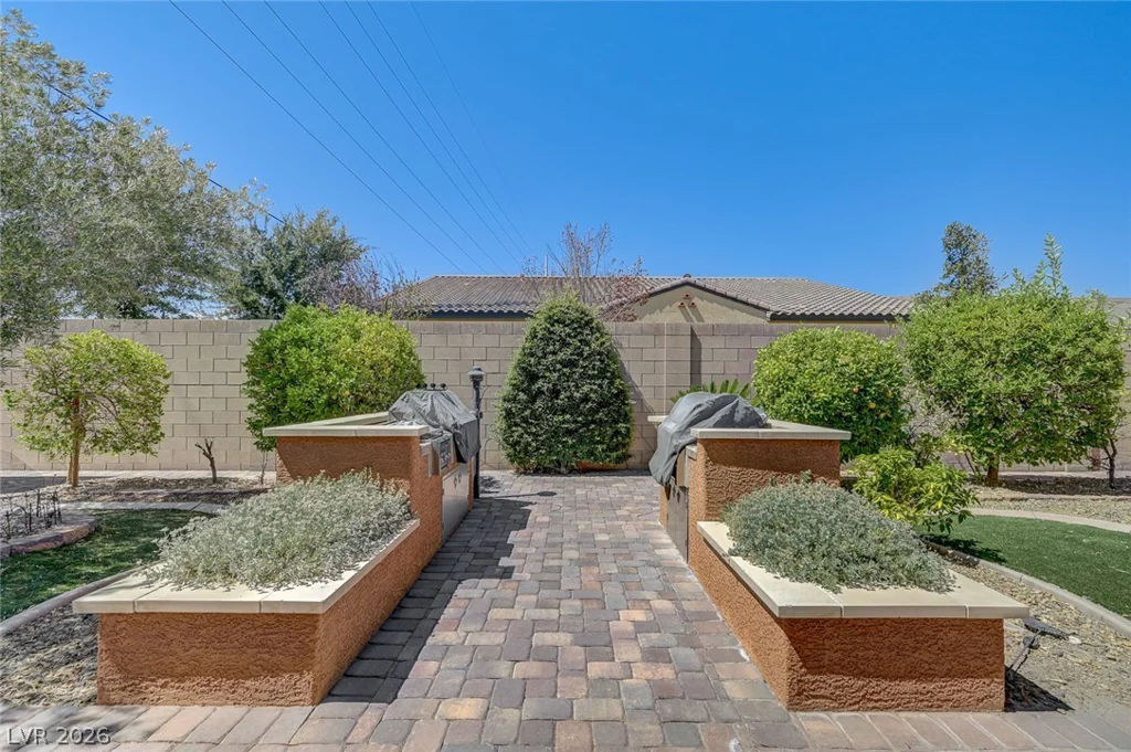 8586 Monument Lake, Las Vegas, NV 89113
