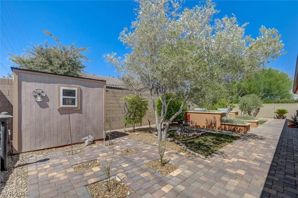 8586 Monument Lake, Las Vegas, NV 89113