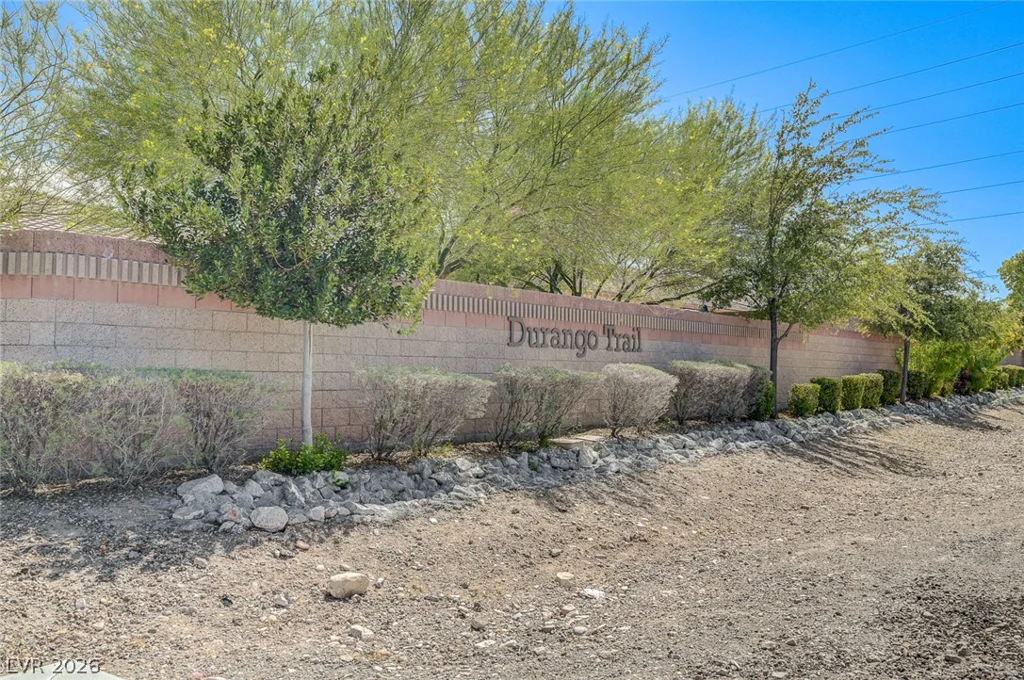 8586 Monument Lake, Las Vegas, NV 89113